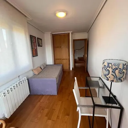 Chalet Adosado En El Centro