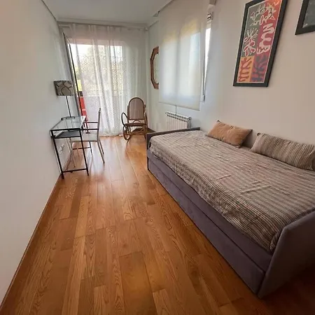Chalet Adosado En El Centro Apartment Comillas